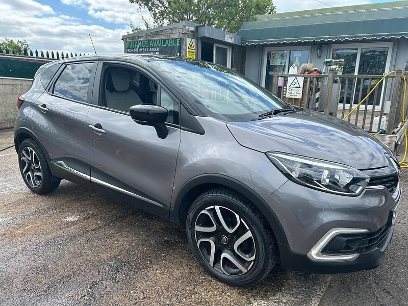 Used Renault Captur Iconic 90 HP (66 kW) 2019 Grey SUV