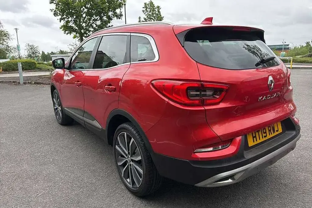 Used Renault Kadjar Version S 116 HP (85 kW) 2019 Red SUV