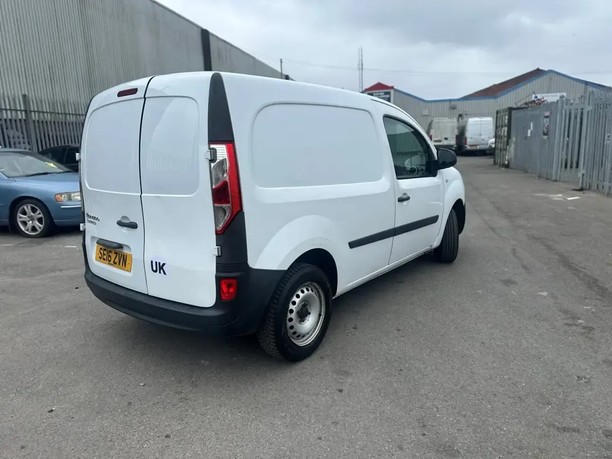 Usado Renault Kangoo Business 2016 Branco Monovolume