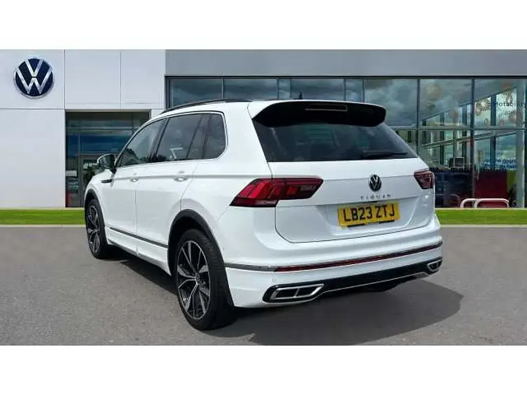Used VW Tiguan R-line 150 HP (110 kW) 2023 Pure white SUV