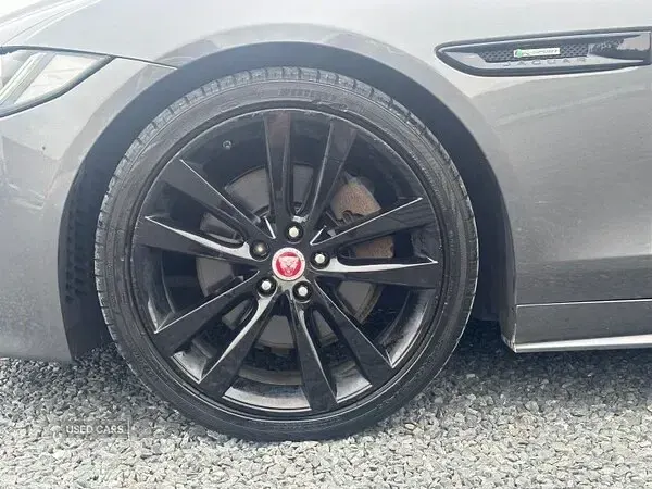 Used Jaguar XE Ingenium 200 HP (147 kW) 2018 Grey Sedan
