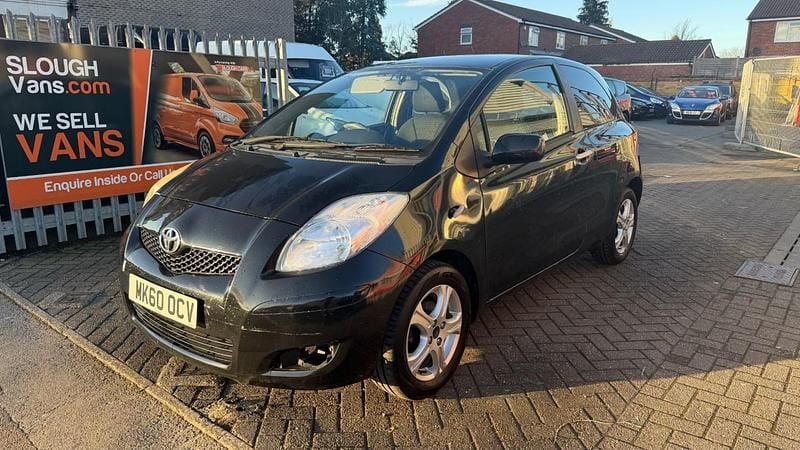 Used Toyota Yaris 101 HP (74 kW) 2010 Black Hatchback