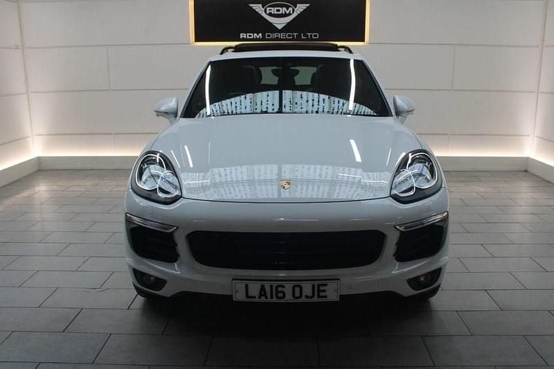 Used Porsche Cayenne 2016 White SUV