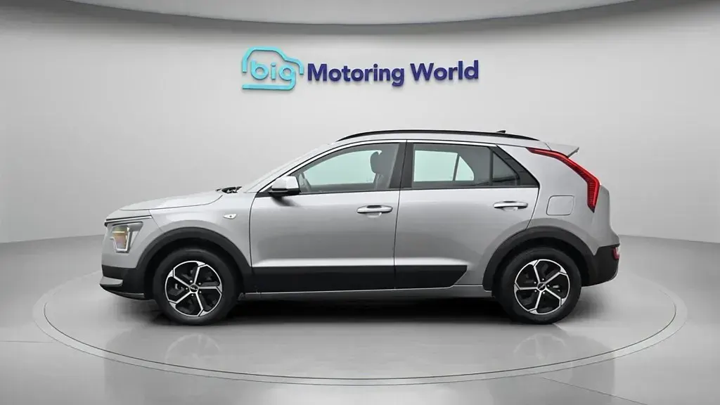Używany Kia Niro 139 KM (102 kW) 2023 Szary SUV