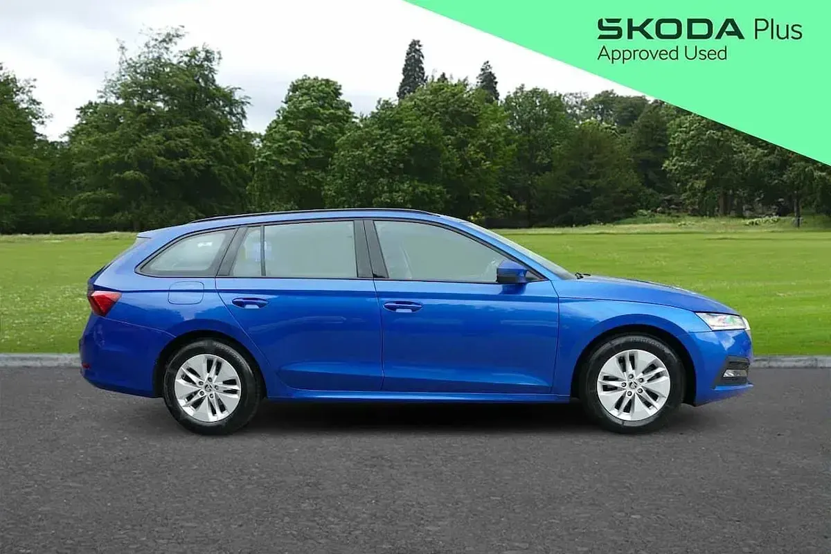 Used Skoda Octavia SE 110 HP (80 kW) 2024 Blue Estate