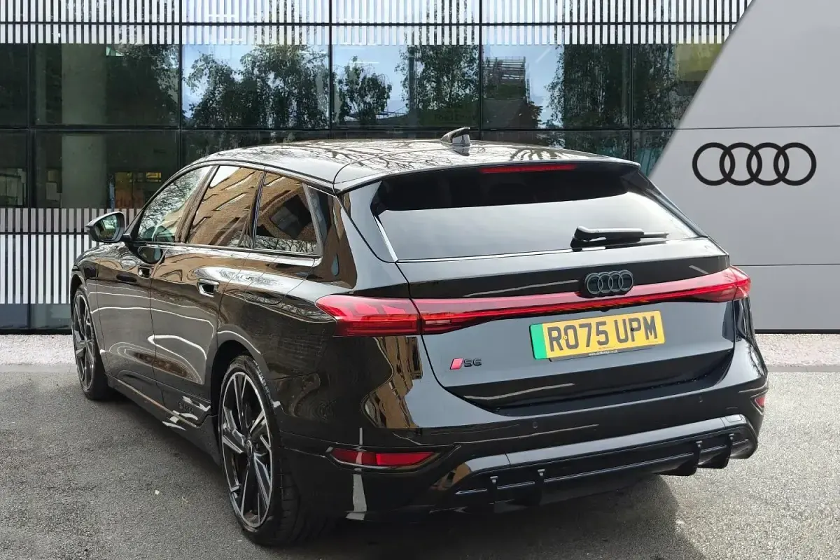 Usado Audi e-tron Black Edition 230 kW (313 HP) 2025 Preto SUV