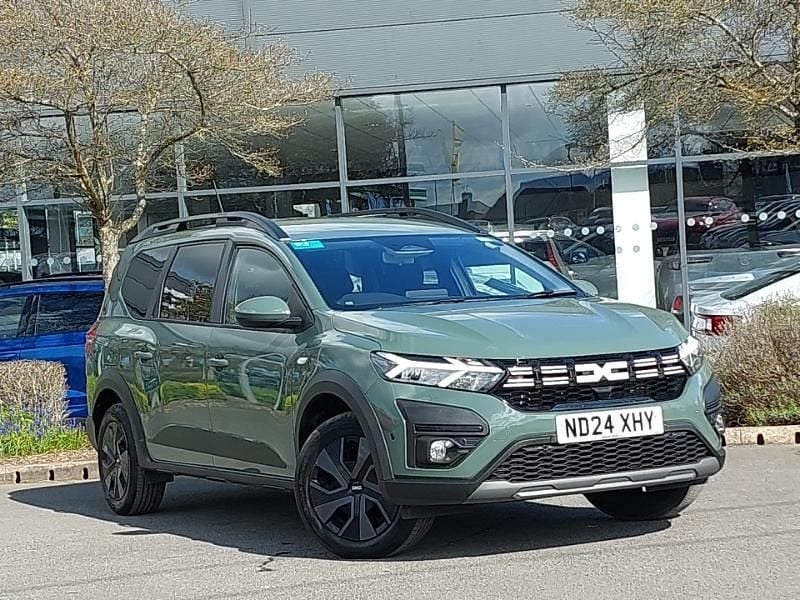 Second-hand Dacia Jogger Expression 140 CP (102 kW) 2024 Verde Monovolum