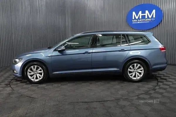 Used VW Passat S 120 HP (88 kW) 2018 Blue Estate
