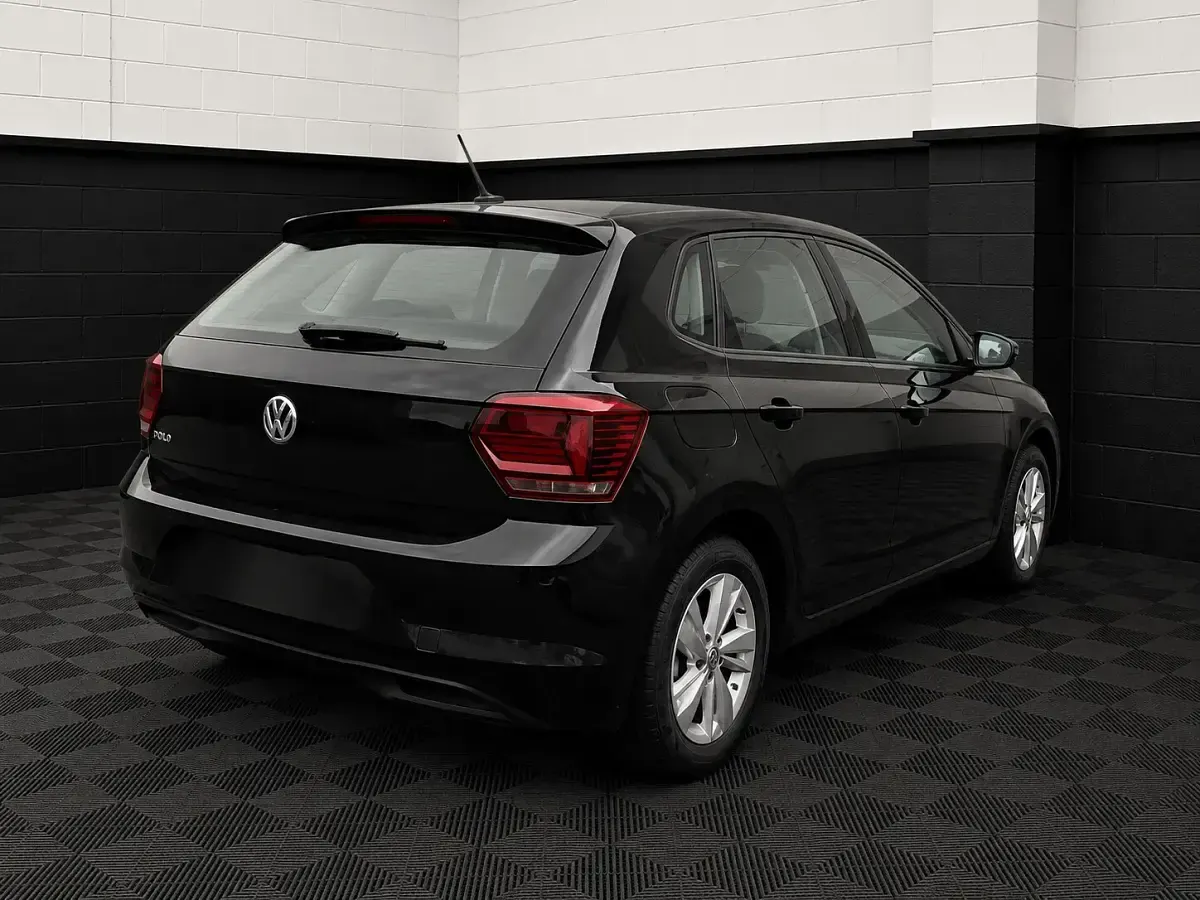 Used VW Polo SE 65 HP (47 kW) 2018 Black Hatchback