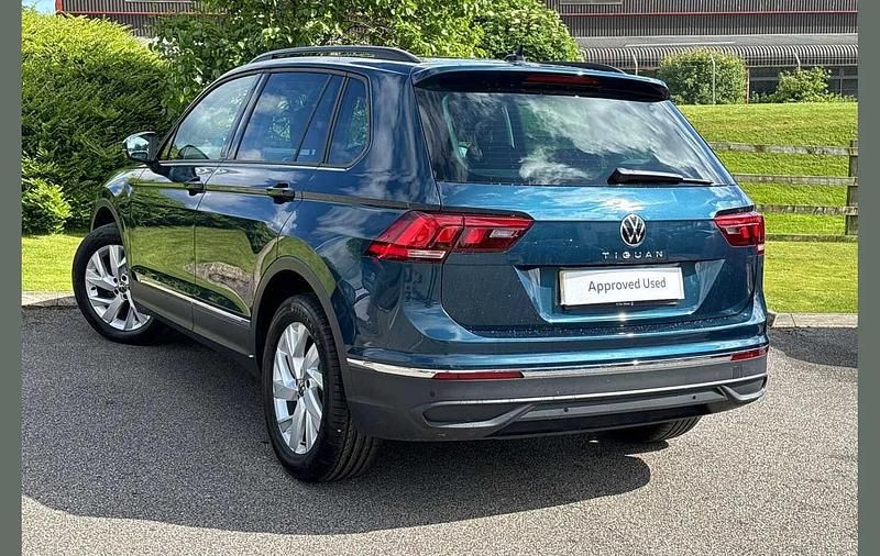 Used VW Tiguan Life 150 HP (110 kW) 2023 Blue SUV