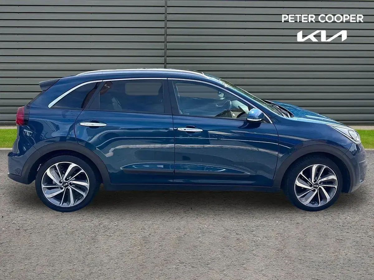 Used Kia Niro 141 HP (103 kW) 2019 Blue SUV