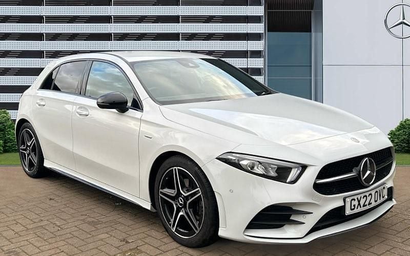 Used Mercedes A180 Executive 136 HP (100 kW) 2022 White Hatchback