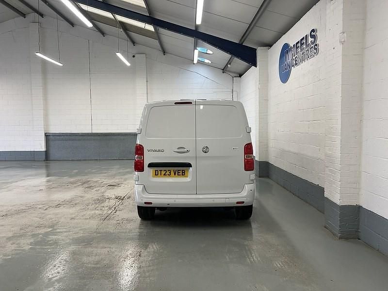 Used Vauxhall Vivaro S 100 HP (73 kW) 2023 White MPV