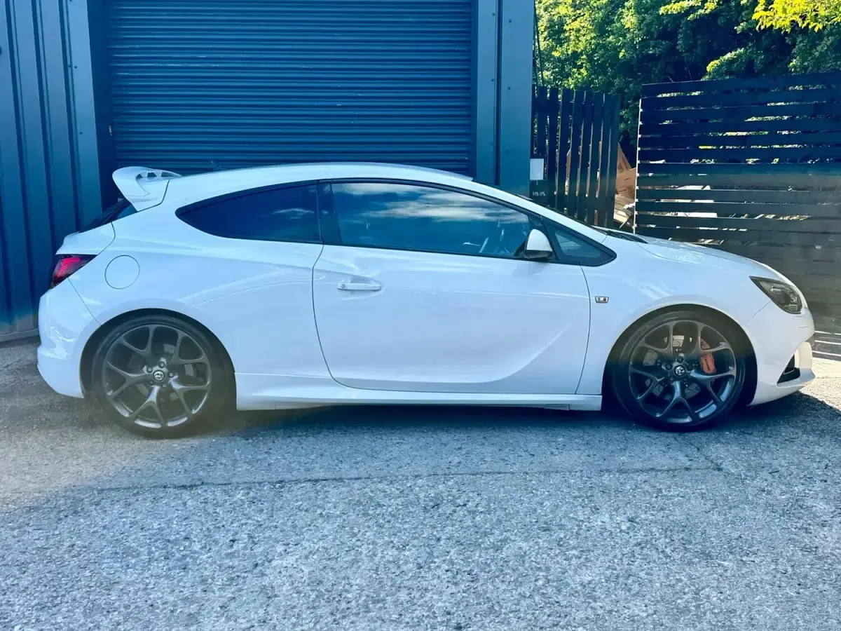Used Vauxhall Astra GTC 2012 White Hatchback