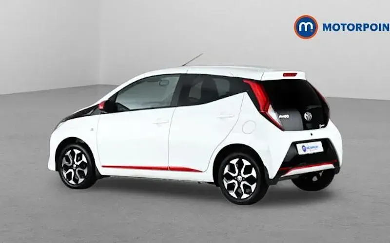 Gebraucht Toyota Aygo Trend 72 PS (52 kW) 2021 Weiß Kleinwagen