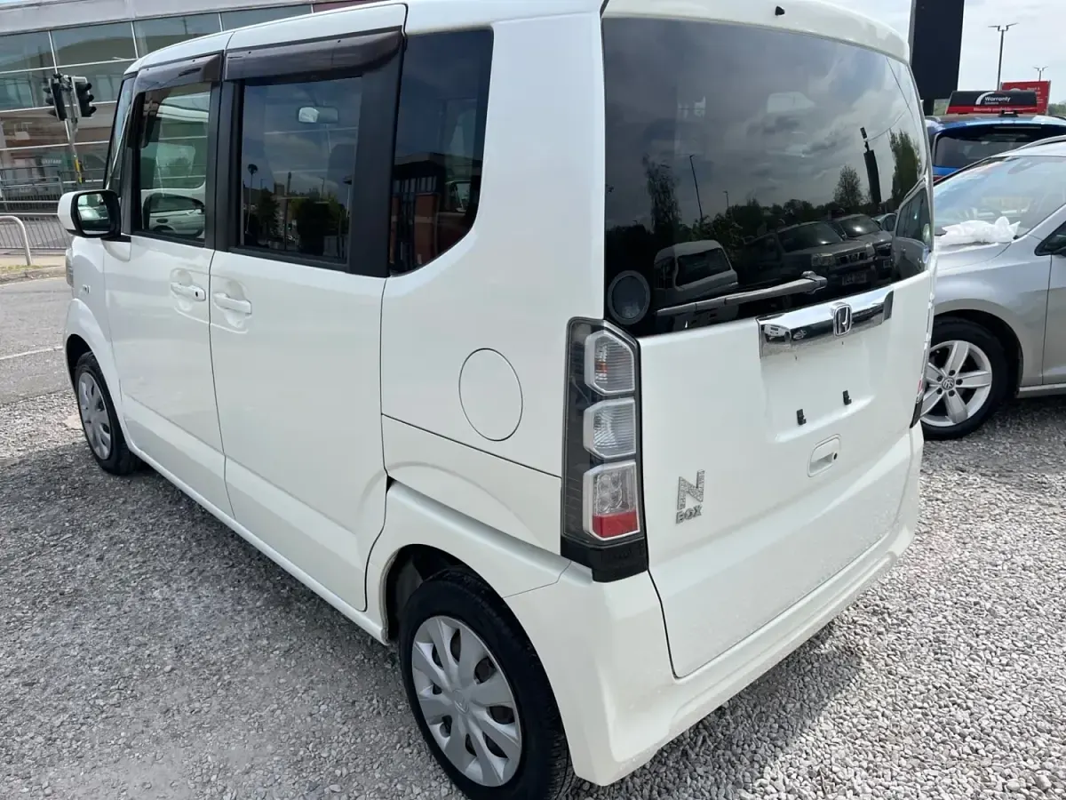 Używany Honda N Box 2014 Biały Minivan