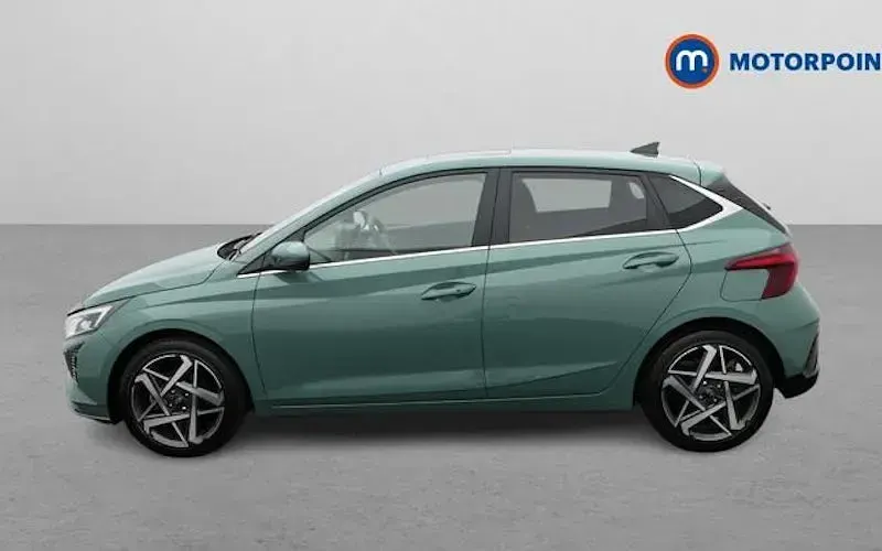 Used Hyundai i20 Ultimate 101 HP (74 kW) 2025 Green Hatchback