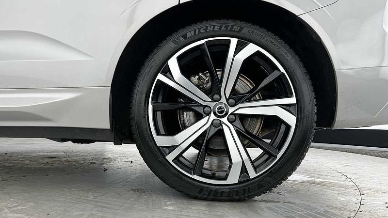 Used Volvo XC60 R-Design Pro 449 HP (330 kW) 2022 Silver SUV