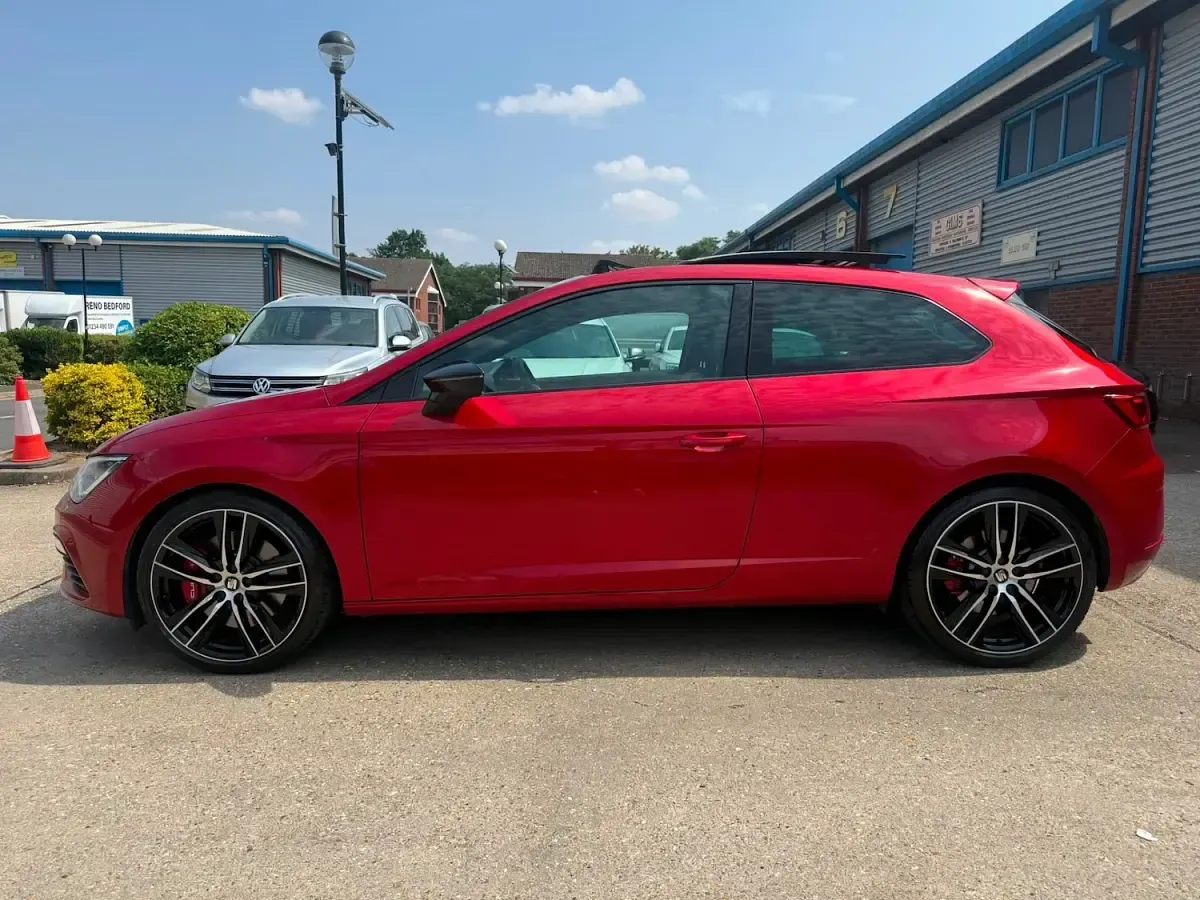 Used Seat Leon CUPRA 2017 Red Hatchback
