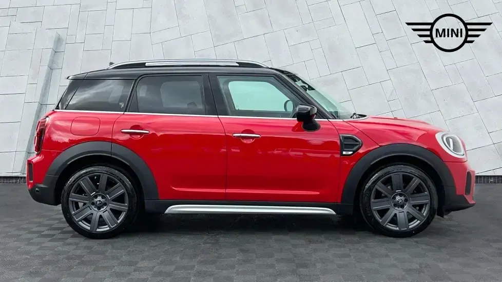 Usado Mini Cooper Countryman Exclusive 134 HP (98 kW) 2022 Vermelho SUV