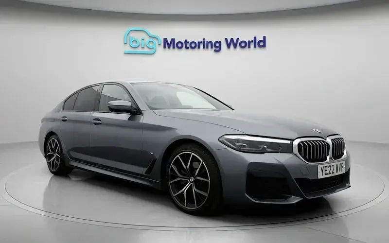 Gebraucht BMW 520 M Sport 190 PS (139 kW) 2022 Blau Limousine