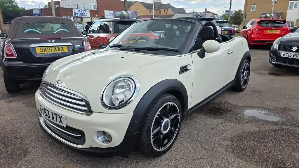 Usado Mini Cooper Cabriolet 122 HP (89 kW) 2013 Branco Cabrios