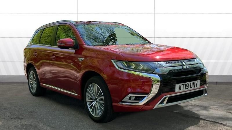 Usado Mitsubishi Outlander P-HEV 177 HP (130 kW) 2018 Carrinha