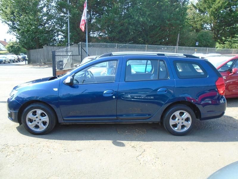 Used Dacia Logan MCV Lauréate 90 HP (66 kW) 2015 Blue Estate