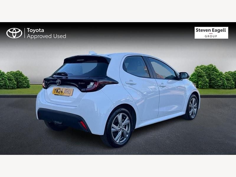 Used Toyota Yaris Hybrid 2024 White Hatchback