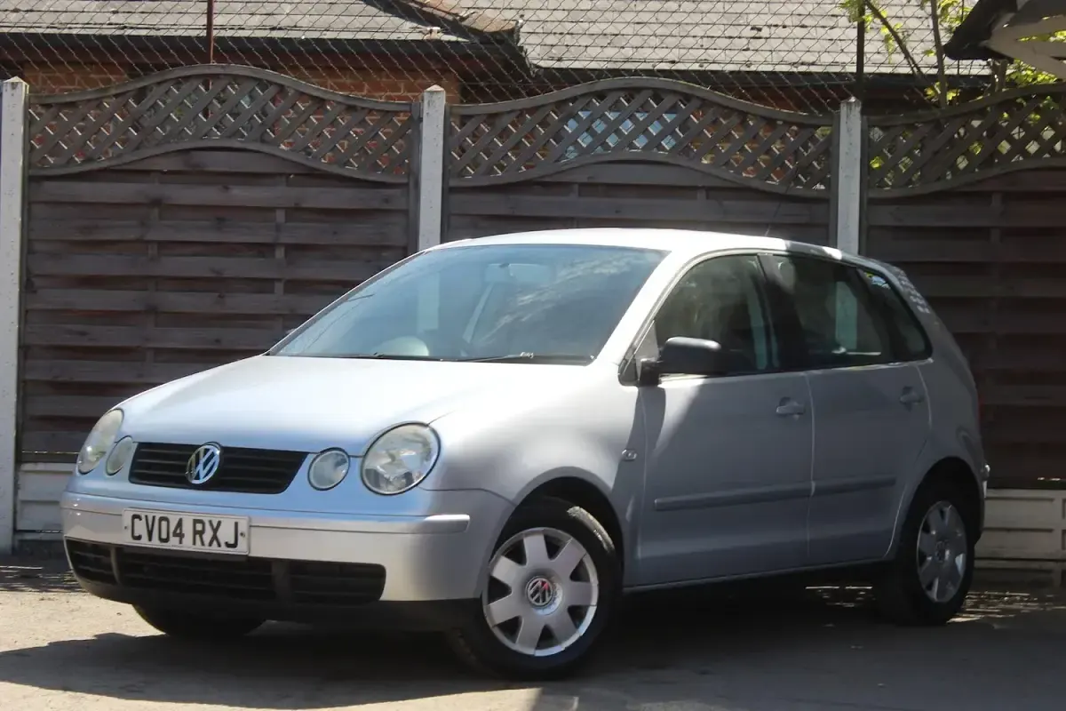 Used VW Polo 75 HP (55 kW) 2004 Silver Hatchback
