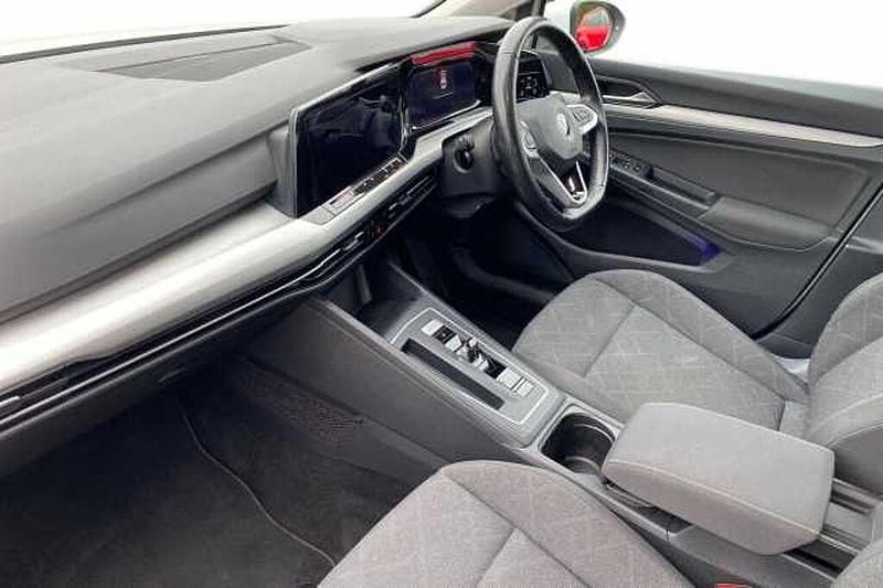 Used VW Golf VII Life 150 HP (110 kW) 2020 Pure white Hatchback