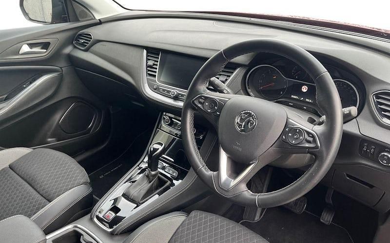 Used Vauxhall Grandland X SRi 131 HP (96 kW) 2020 Red SUV