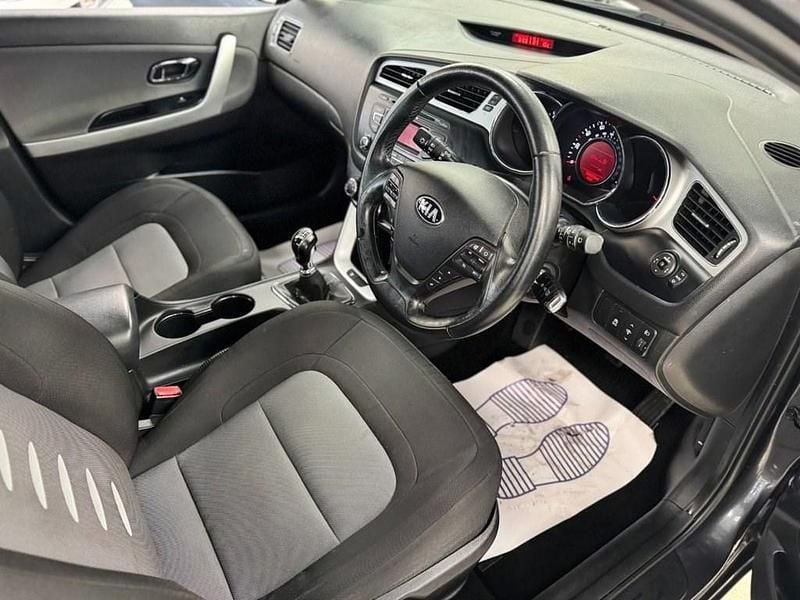 Used Kia Ceed 126 HP (92 kW) 2013 Silver Hatchback