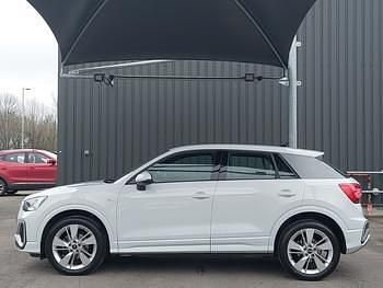 Used Audi Q2 S-Line 150 HP (110 kW) 2023 White SUV