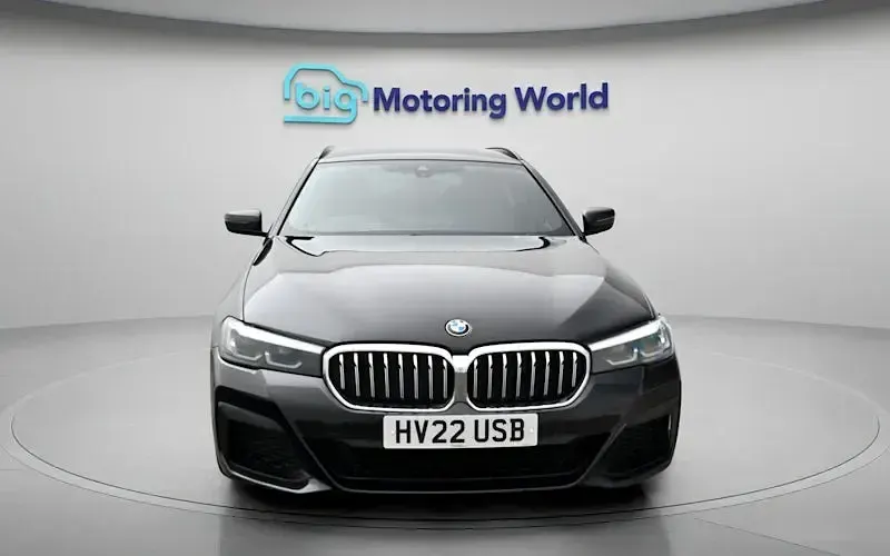 Gebraucht BMW 520 M Sport 190 PS (139 kW) 2022 Schwarz Kombi