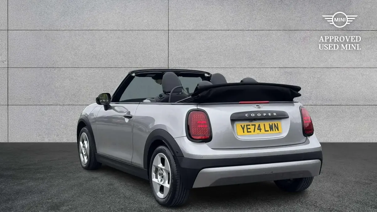 Begagnad Mini Cooper 118 kW (161 HK) 2025 Silver Halvkombi