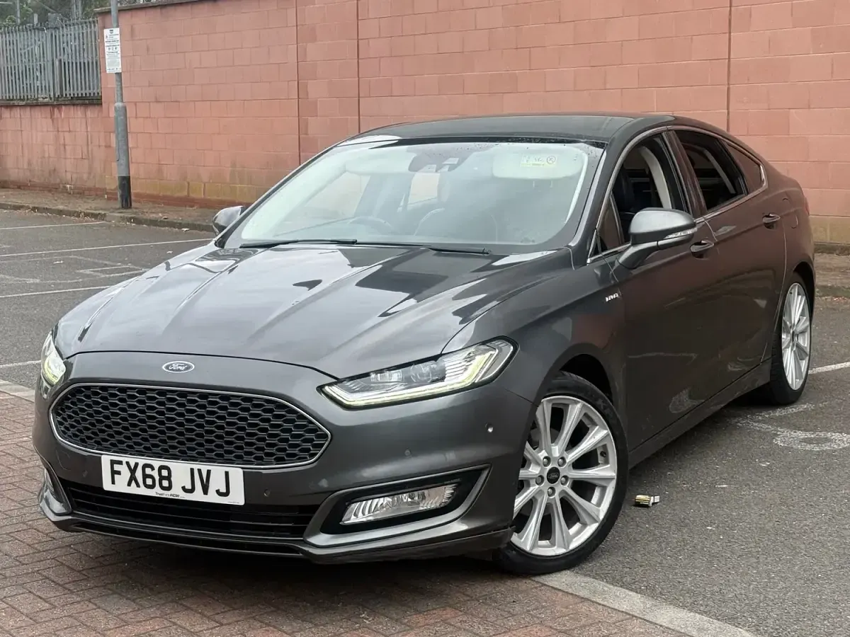 Used Ford Mondeo Vignale 180 HP (132 kW) 2018 Grey Hatchback