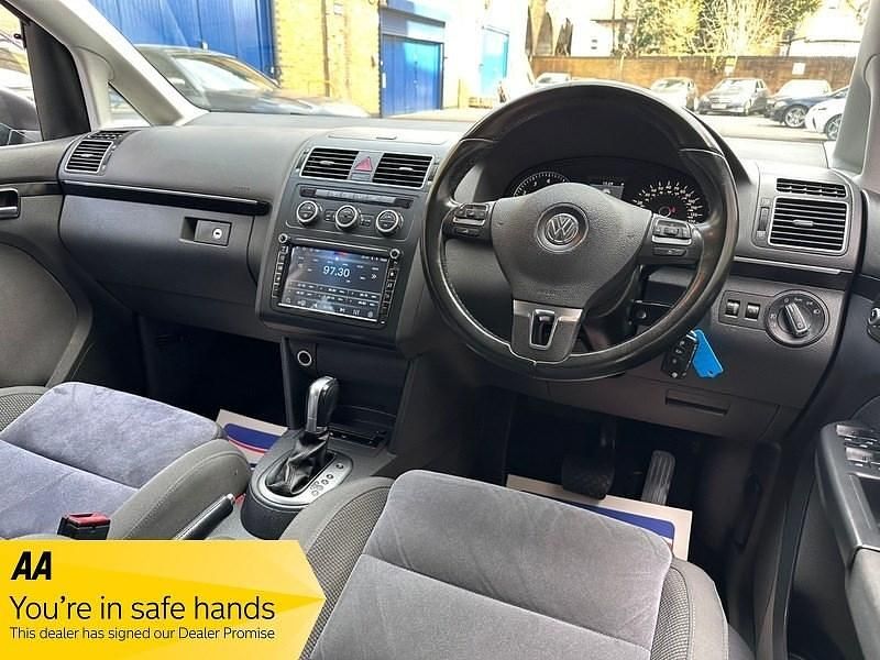 Used VW Touran SE 140 HP (102 kW) 2014 Grey MPV