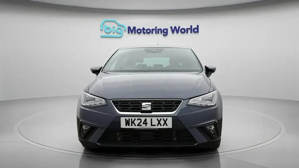 Usado Seat Ibiza FR 115 HP (84 kW) 2024 Cinzento Citadino