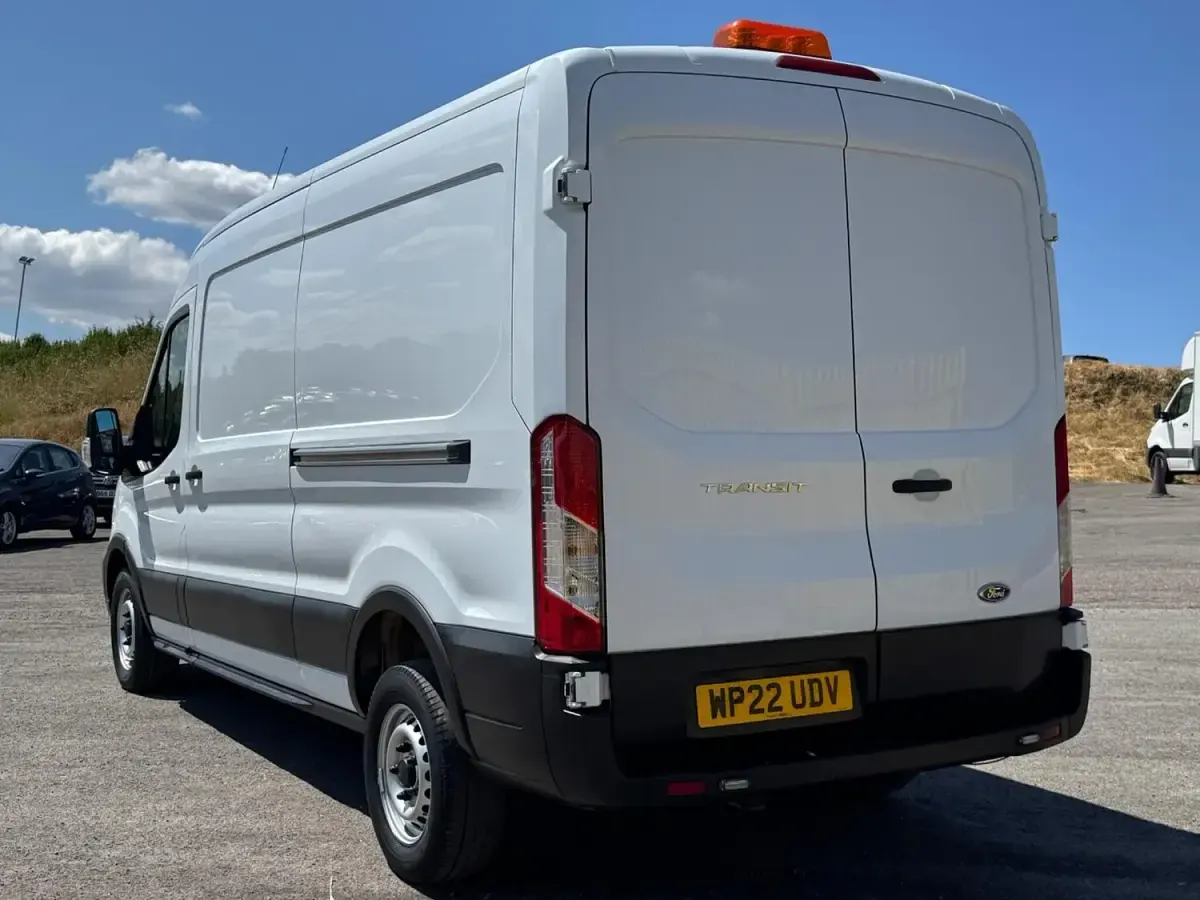 Used Ford Transit 105 HP (77 kW) 2022 White Van