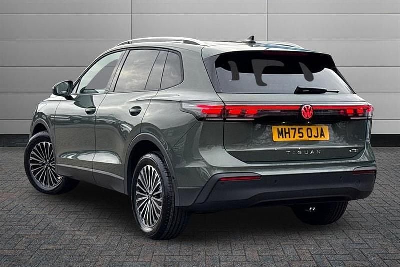 New VW Tiguan Match 150 HP (110 kW) 2026 Cipressino green SUV