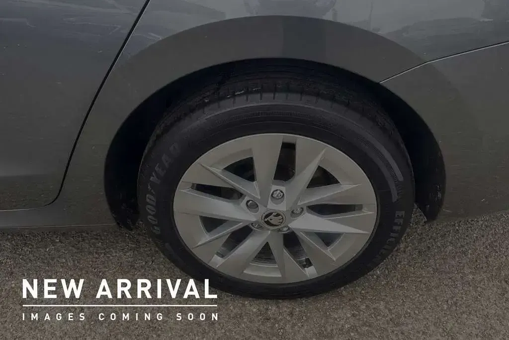 Used Skoda Octavia SE L 147 HP (108 kW) 2024 Graphite grey metallic Hatchback