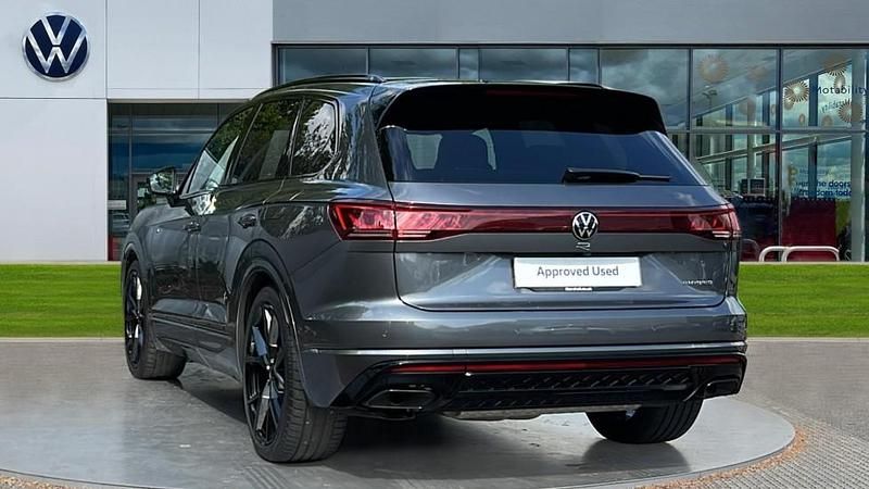 Used VW Touareg Edition 462 HP (339 kW) 2025 Silicon grey metallic SUV