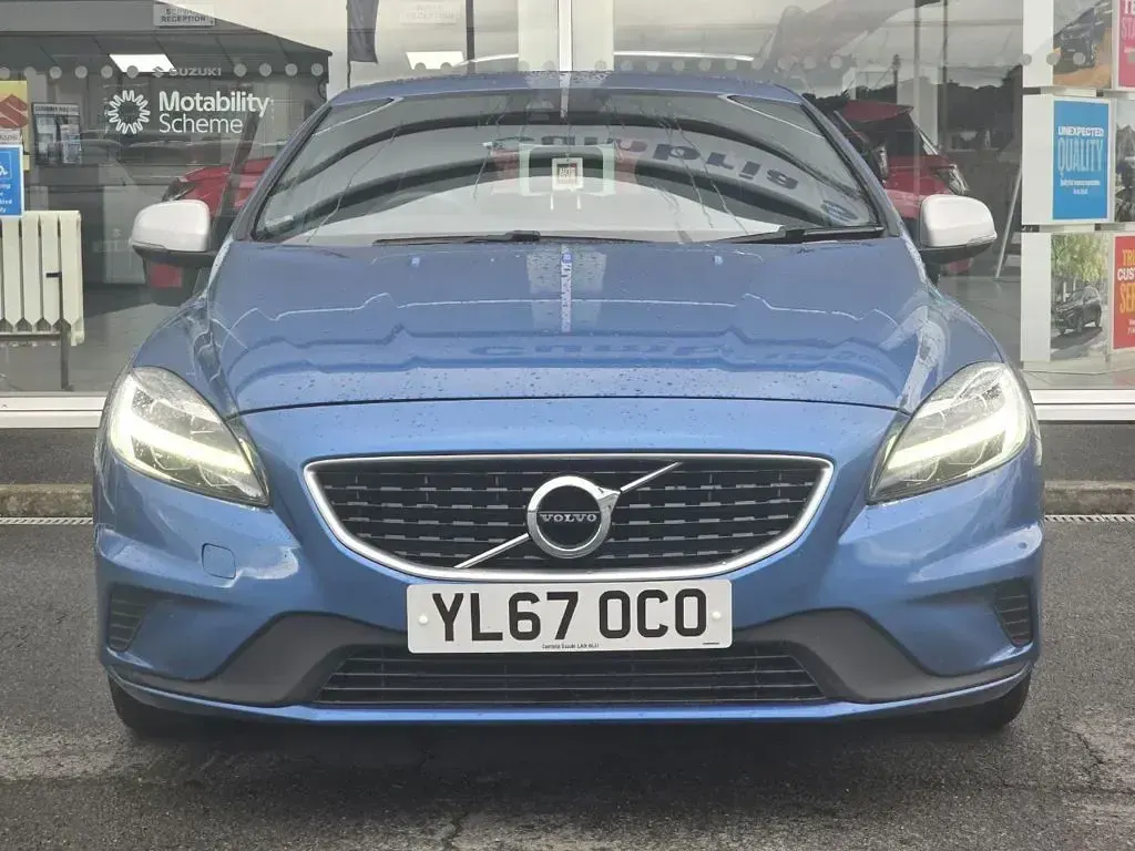 Used Volvo V40 R-Design 2017 Blue Hatchback
