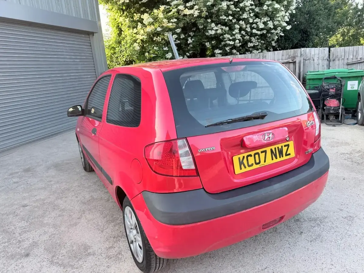 Used Hyundai Getz 62 HP (45 kW) 2007 Red Hatchback