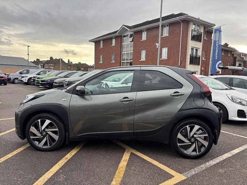 Used Toyota Aygo 71 HP (52 kW) 2022 Green Hatchback