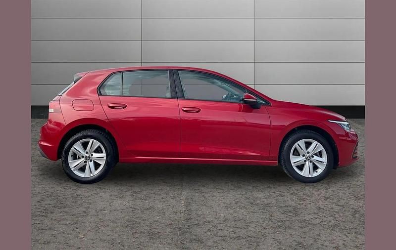 Used VW Golf VIII Life 128 HP (94 kW) 2022 Red Hatchback