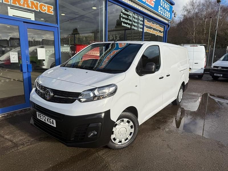 White Used 2023 Vauxhall Vivaro MPV | £11,495 (Good price) - Image 1/4