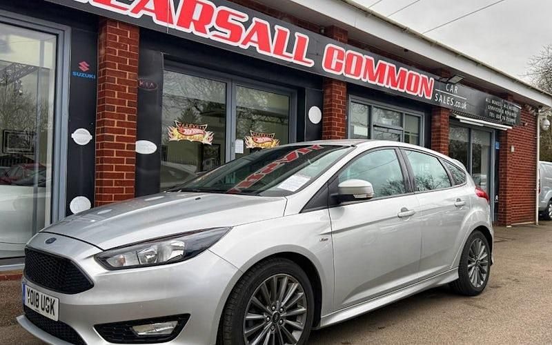 Used Ford Focus ST-Line 140 HP (102 kW) 2017 Silver Hatchback