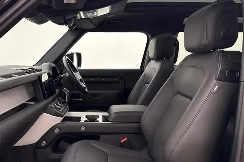 Used Land Rover Defender HSE Dynamic 245 HP (180 kW) 2025 Black SUV